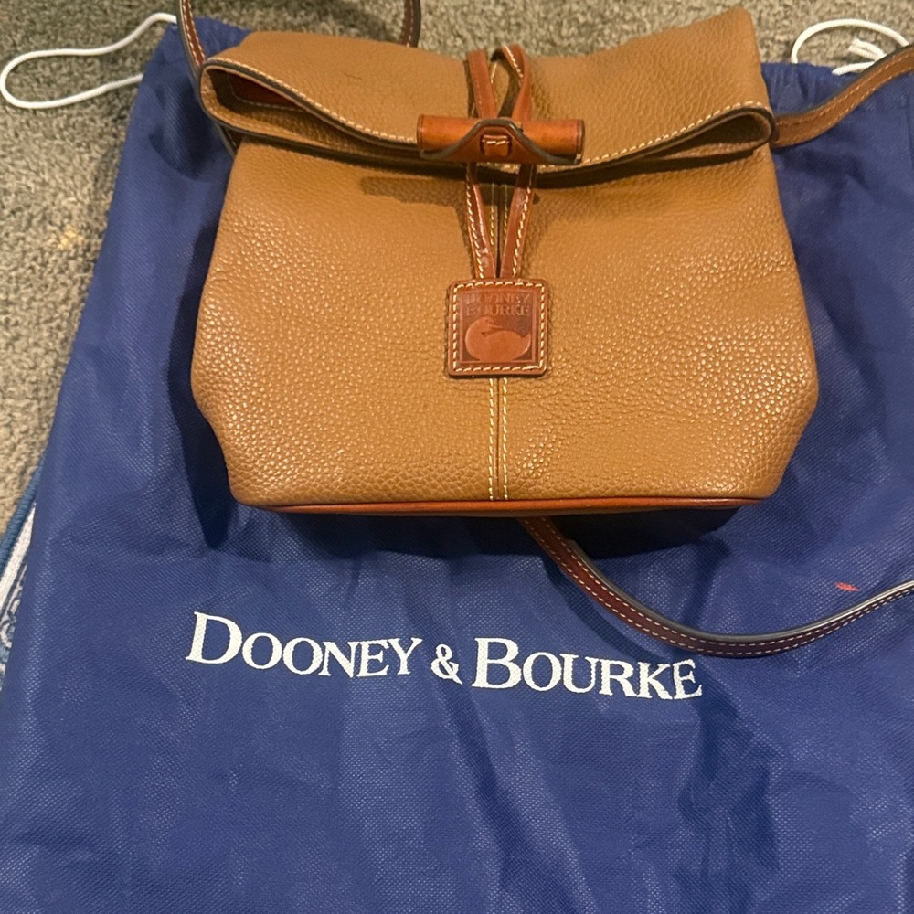 Dooney & Bourke pebble grain crossbody